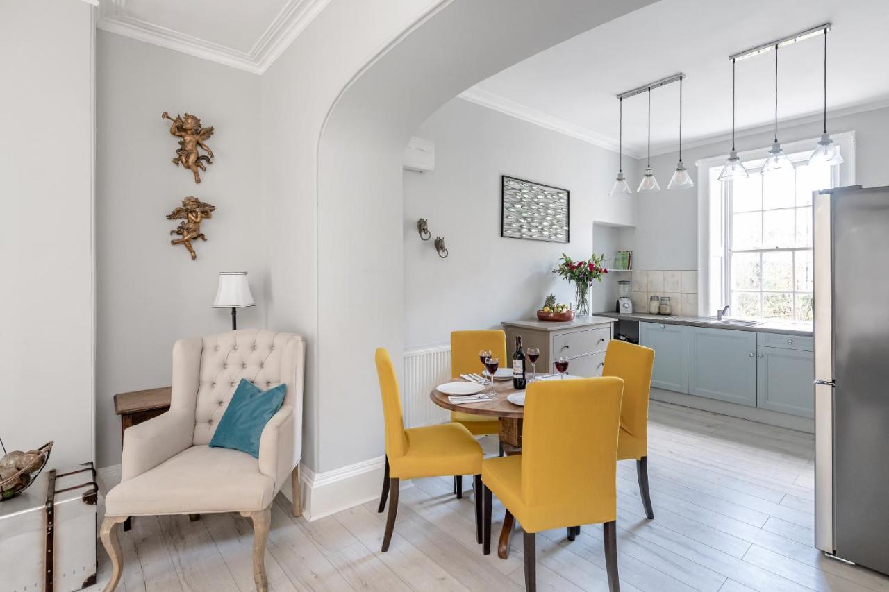 Gorgeous Garden Apartment Бат Экстерьер фото